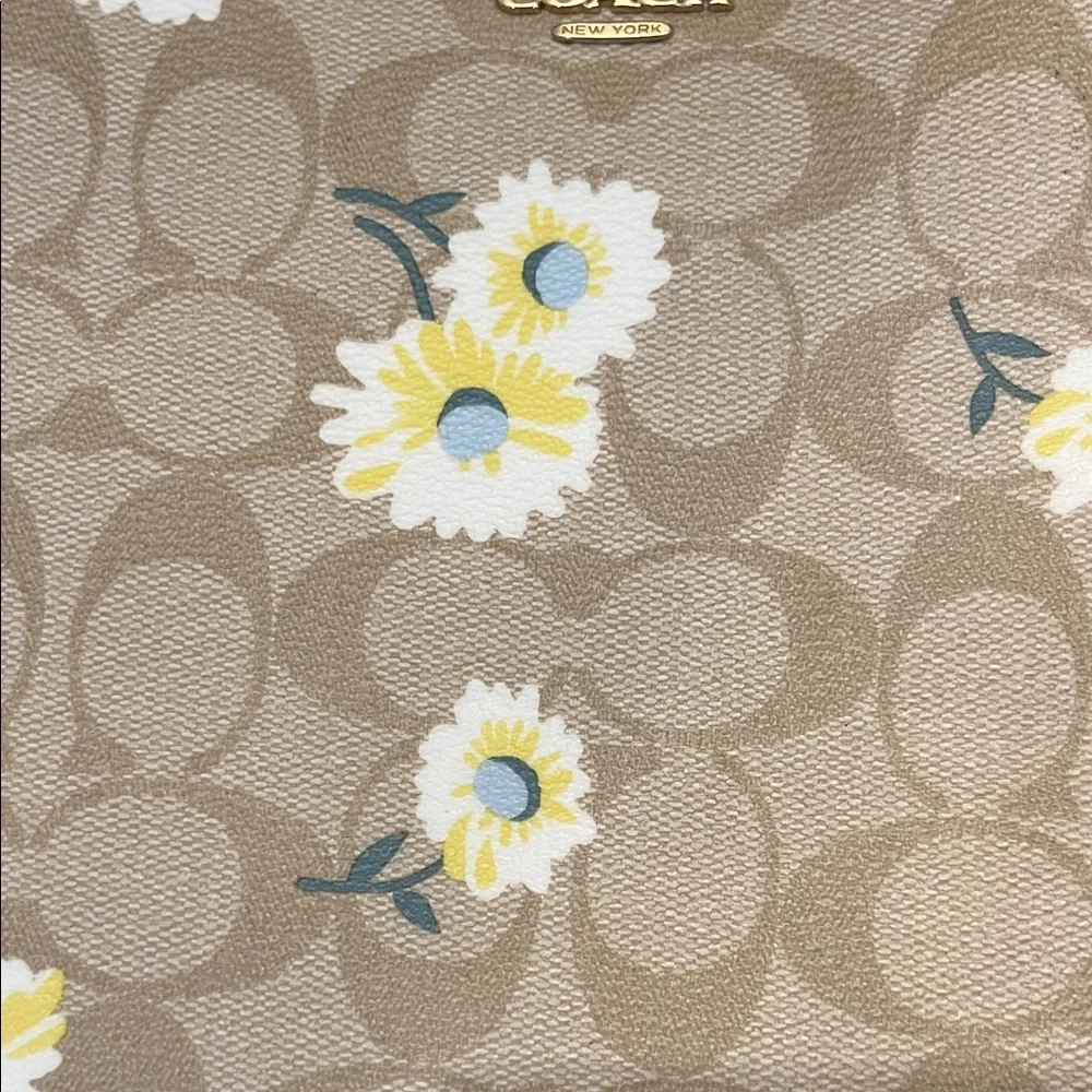 Coach Laptop Sleeve In Signature‎ Canvas With Daisy Print